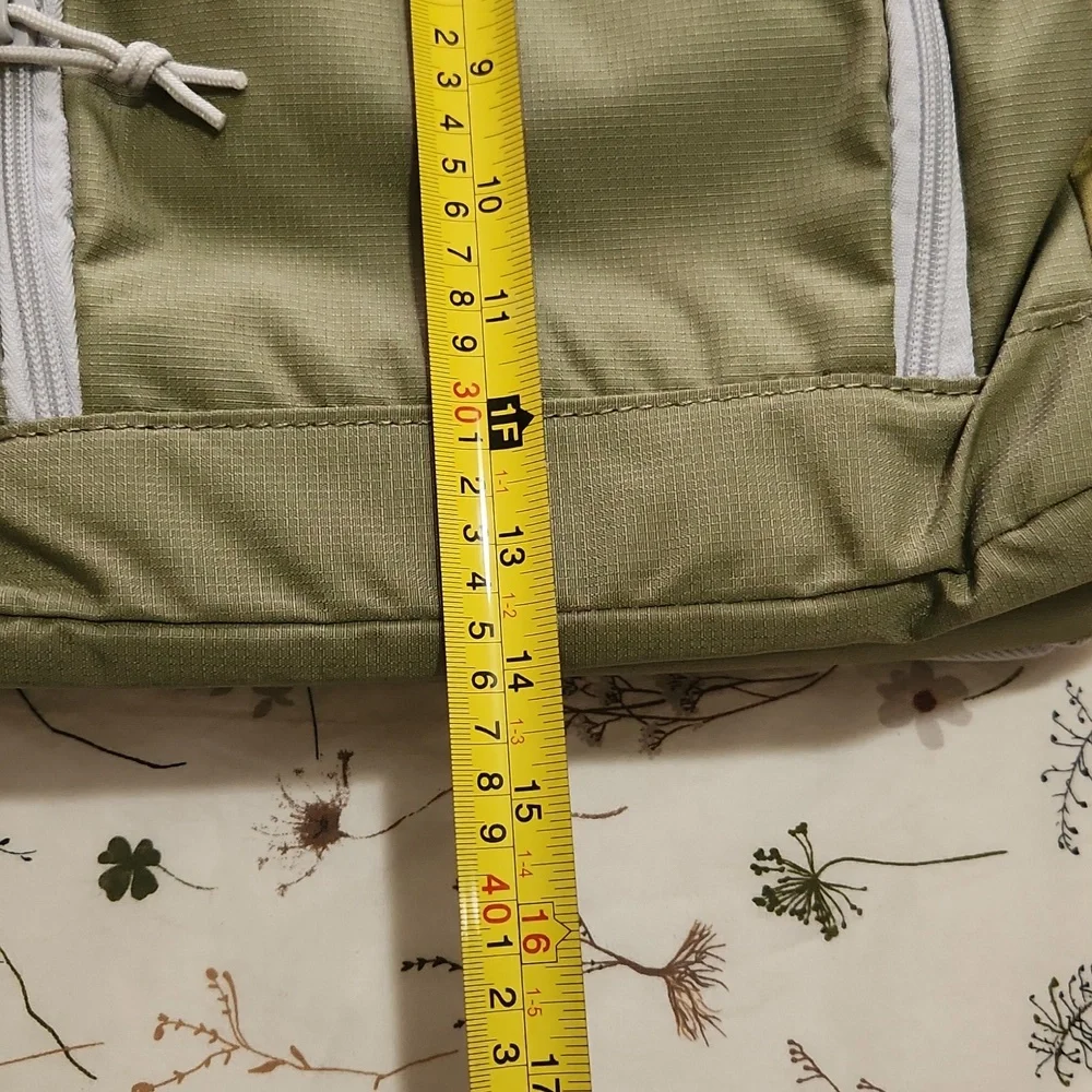 ***SALE 3 for $20*** Kelty Green Picnic Cooler - Picture 3 of 10